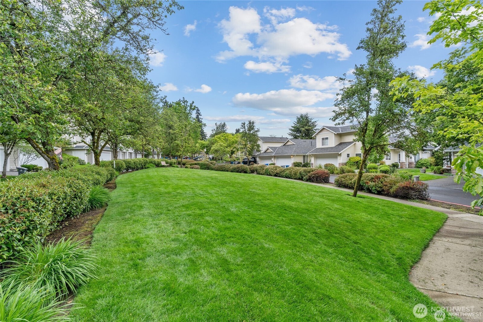 22029 39th Place S, Kent, WA 98032