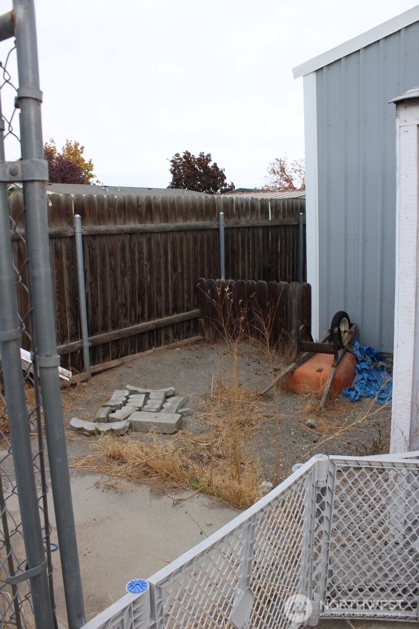 416 N Cedar Avenue , Pasco, WA 99301