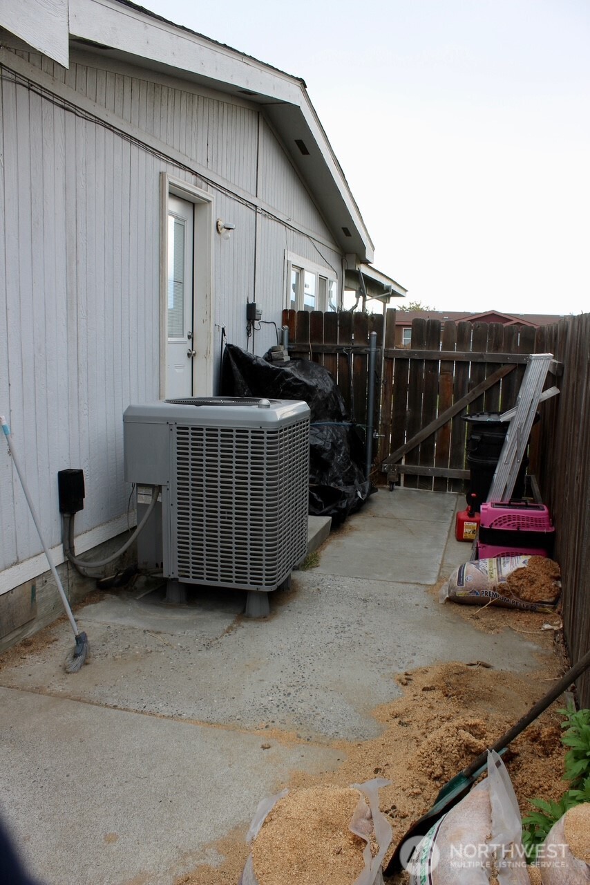 416 N Cedar Avenue , Pasco, WA 99301