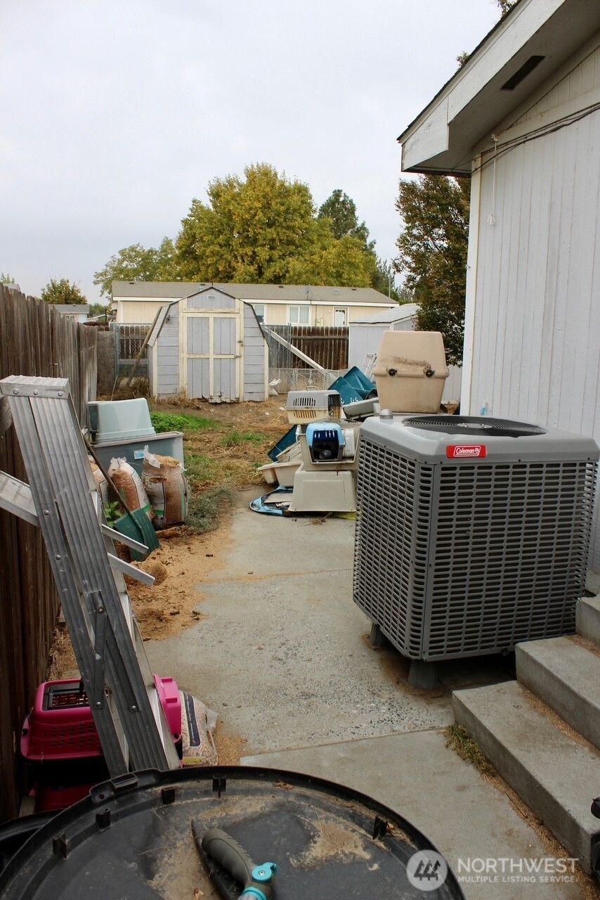 416 N Cedar Avenue , Pasco, WA 99301