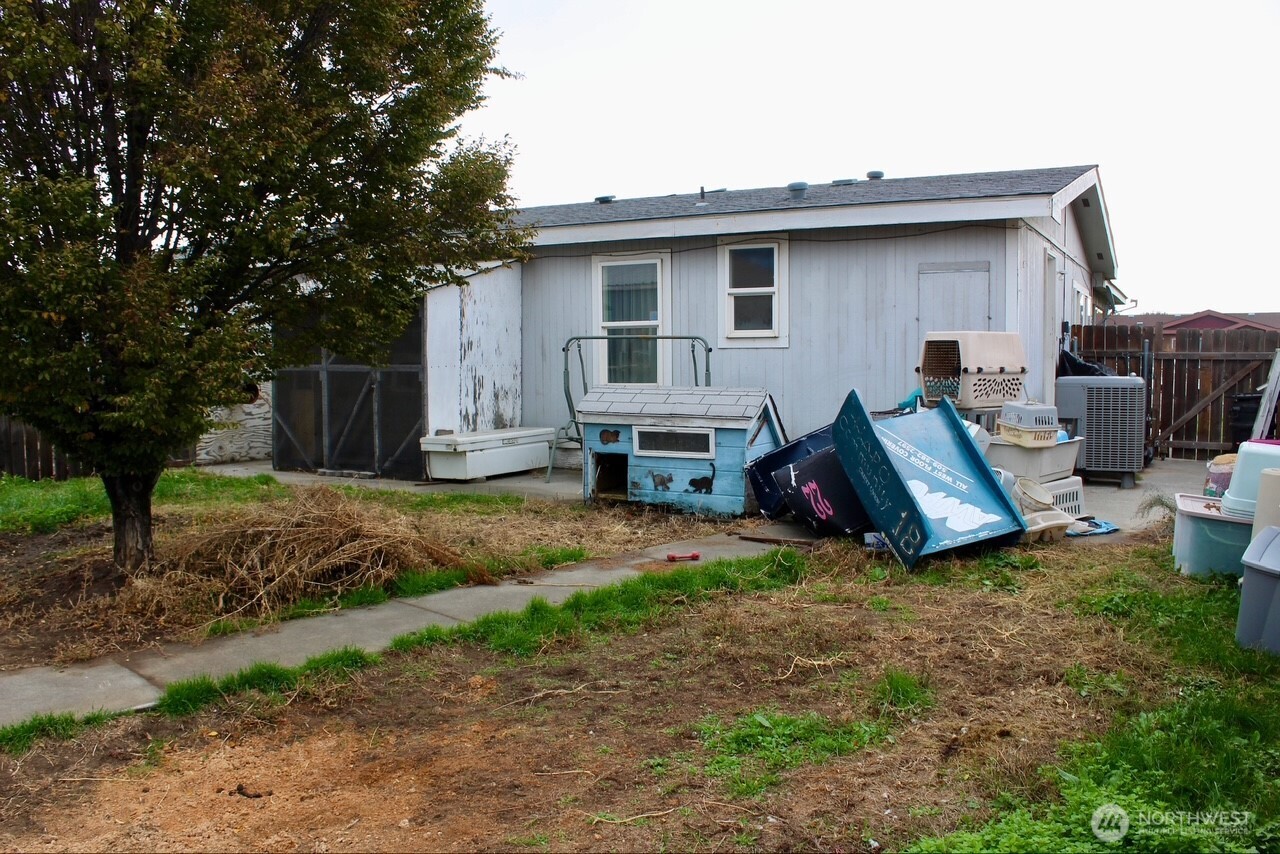 416 N Cedar Avenue , Pasco, WA 99301