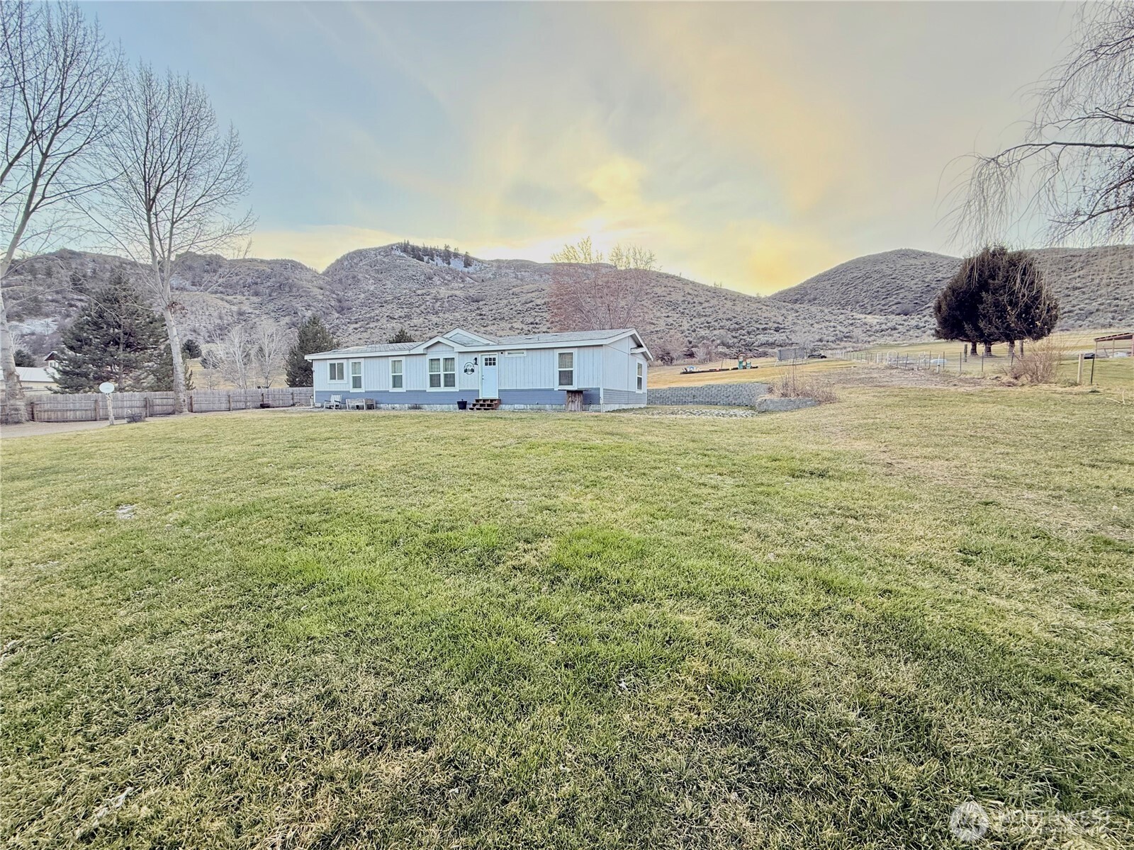 859 C Highway 7 , Tonasket, WA 98855