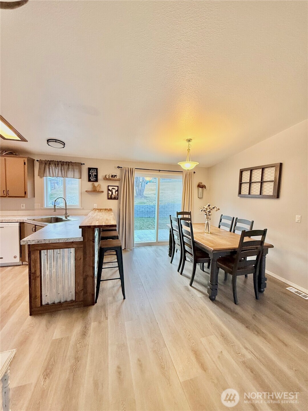 859 C Highway 7 , Tonasket, WA 98855