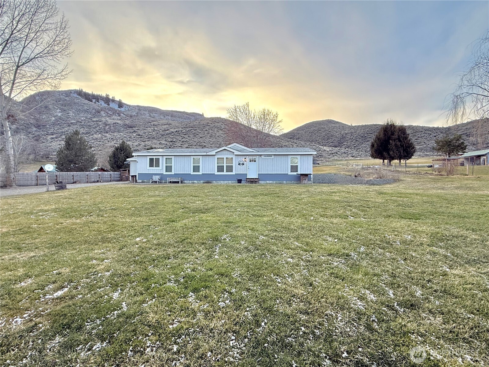 859 C Highway 7 , Tonasket, WA 98855