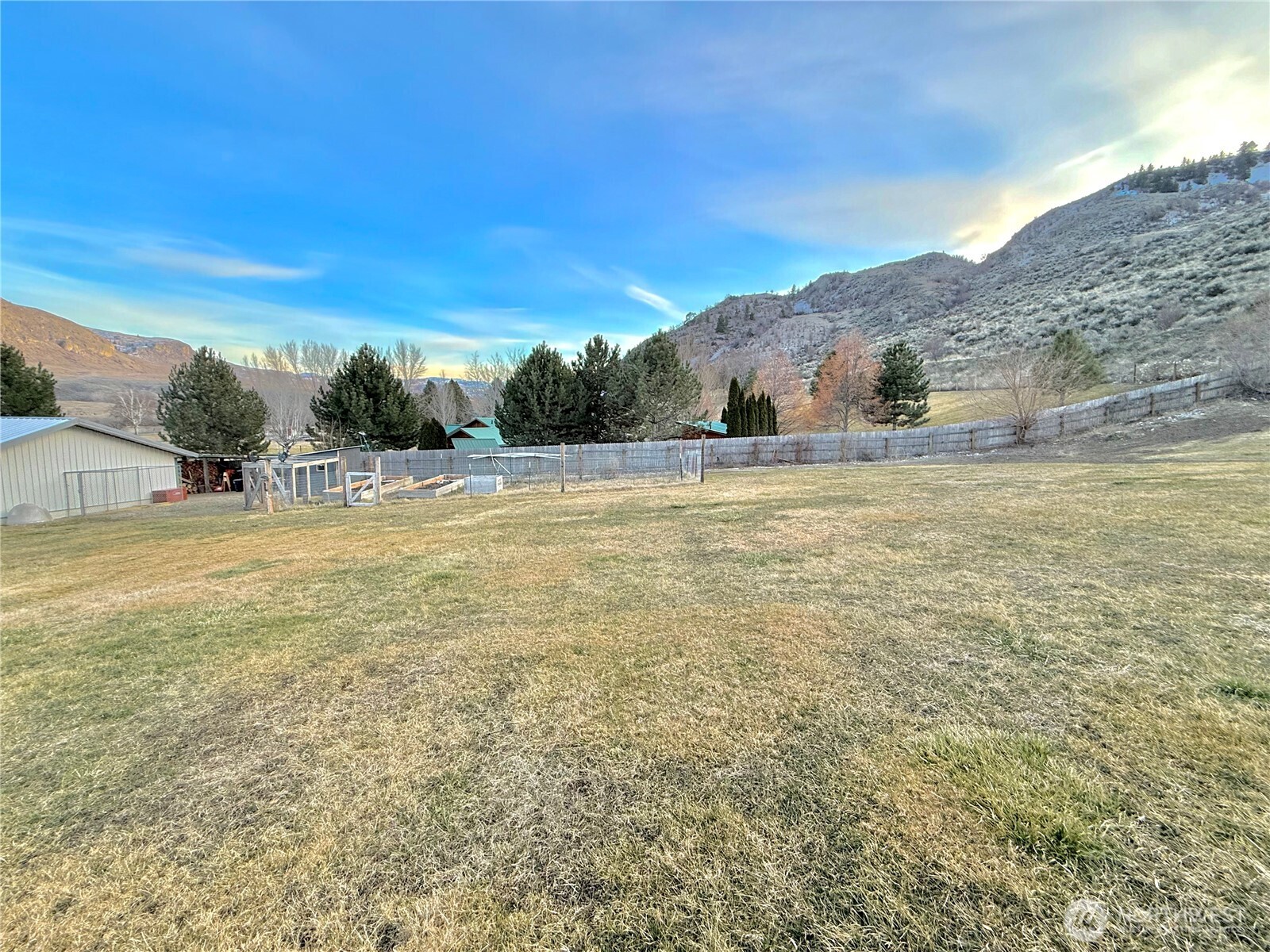 859 C Highway 7 , Tonasket, WA 98855