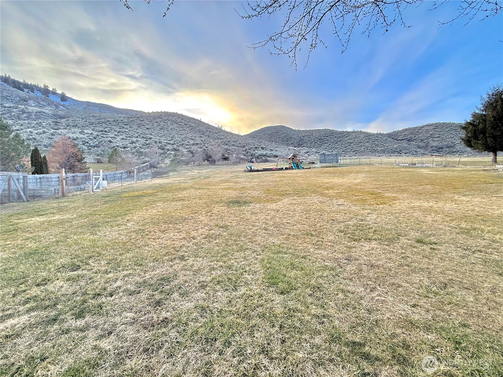 859 C Highway 7 , Tonasket, WA 98855