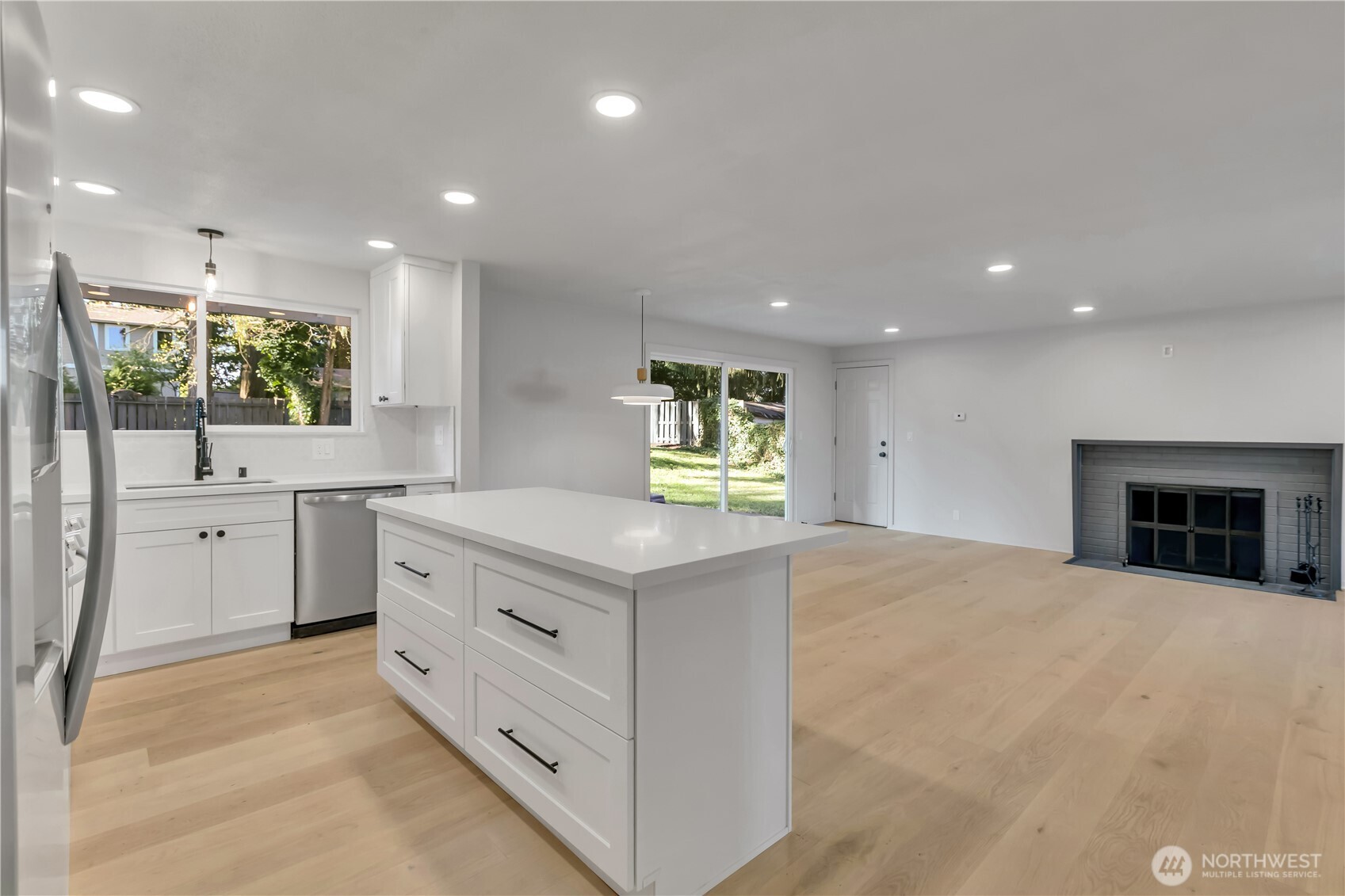 1122 E Filbert Street , Kent, WA 98030