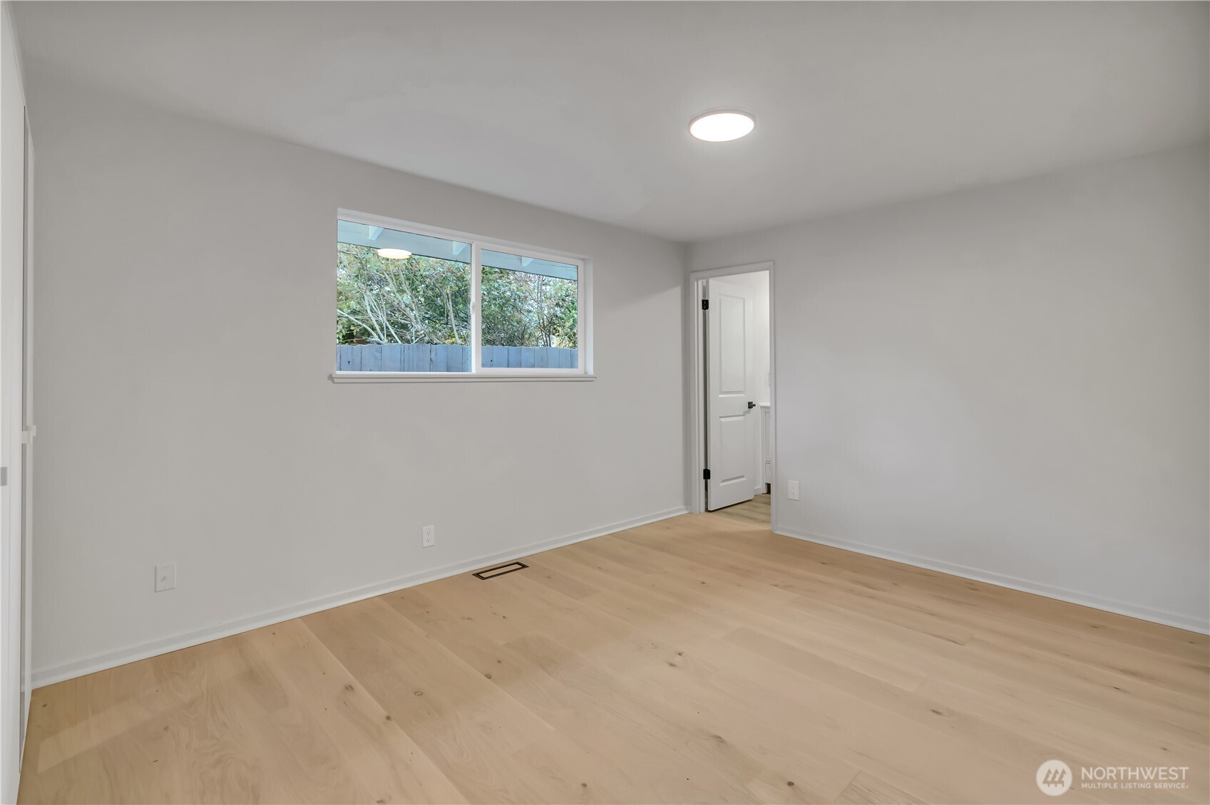 1122 E Filbert Street , Kent, WA 98030