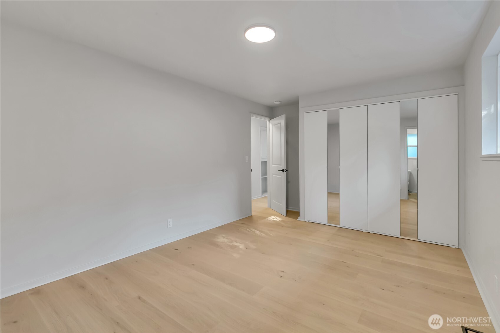 1122 E Filbert Street , Kent, WA 98030