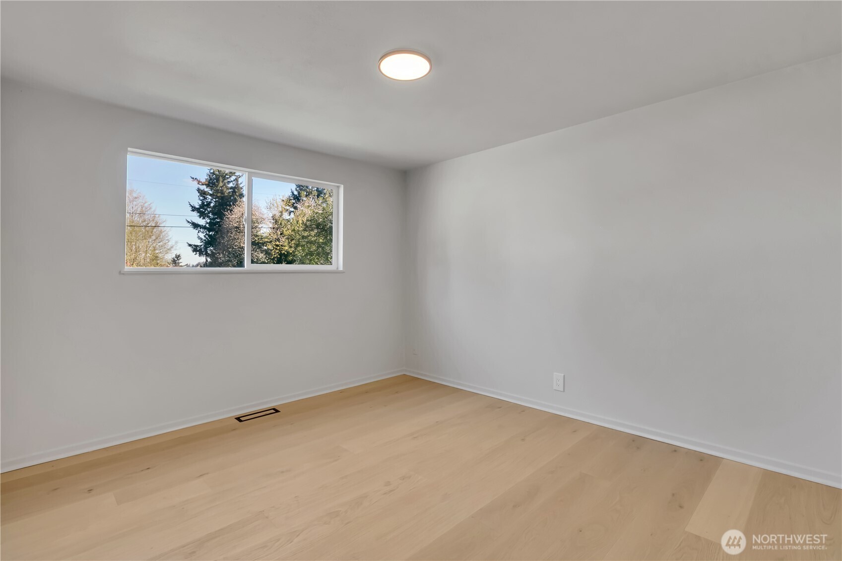 1122 E Filbert Street , Kent, WA 98030