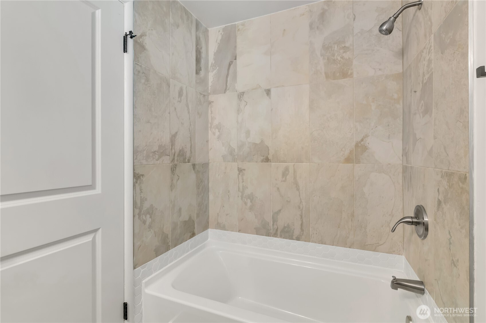 1122 E Filbert Street , Kent, WA 98030