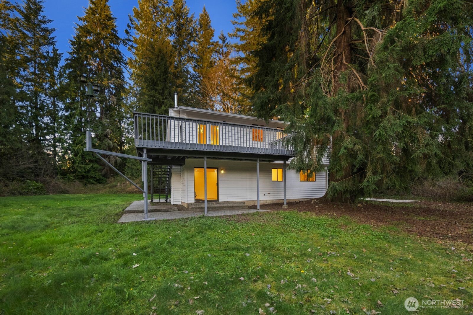 6504 137th Drive NE, Lake Stevens, WA 98258-9695