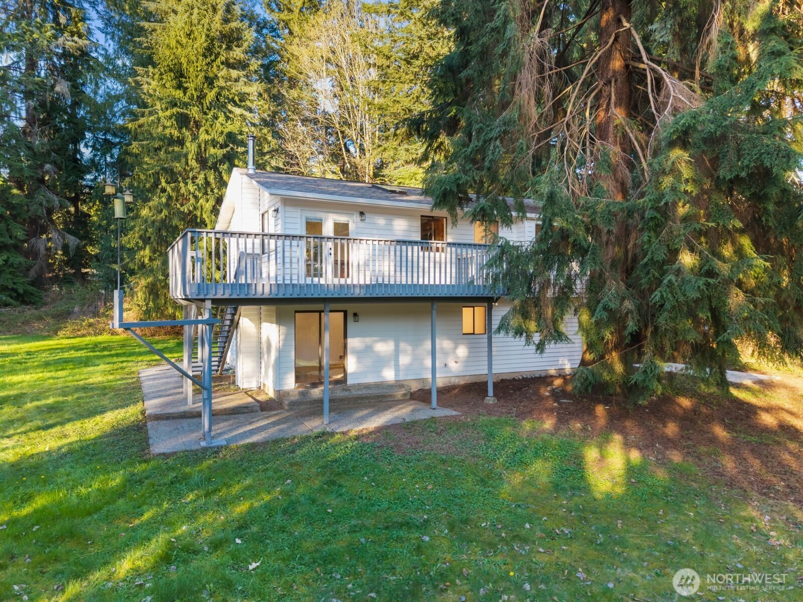 6504 137th Drive NE, Lake Stevens, WA 98258-9695