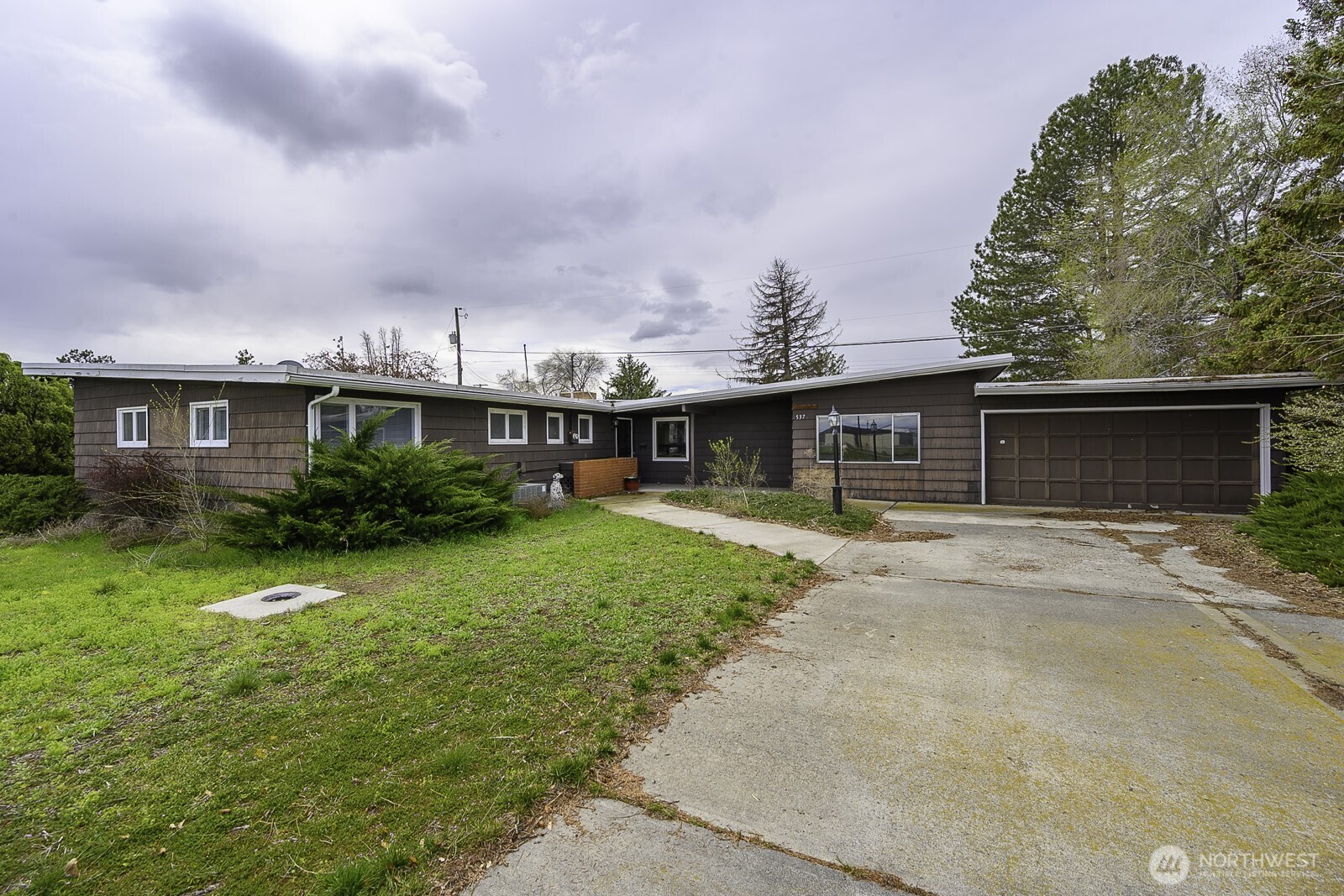 537 Fairchild Loop , Moses Lake, WA 98837