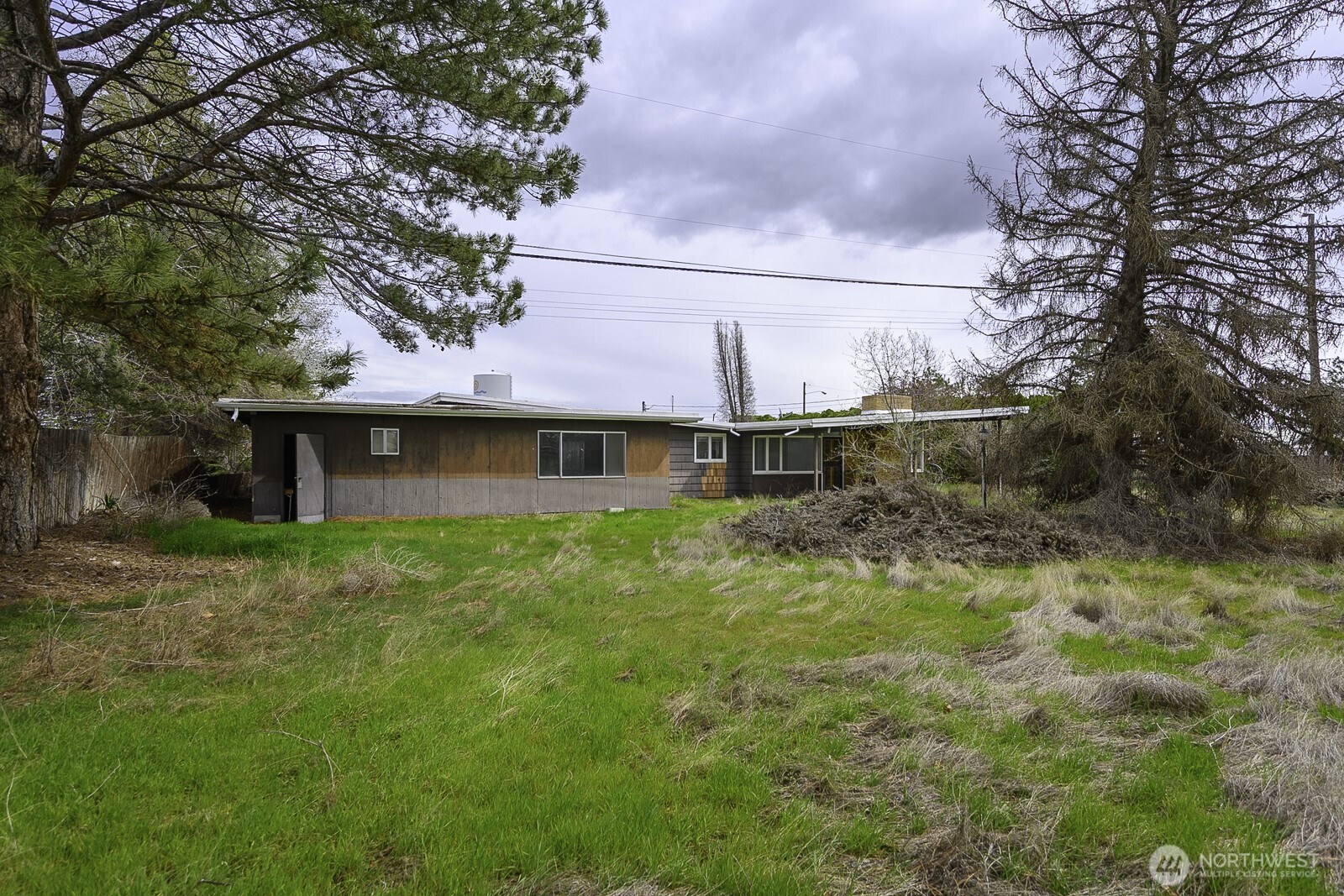 537 Fairchild Loop , Moses Lake, WA 98837
