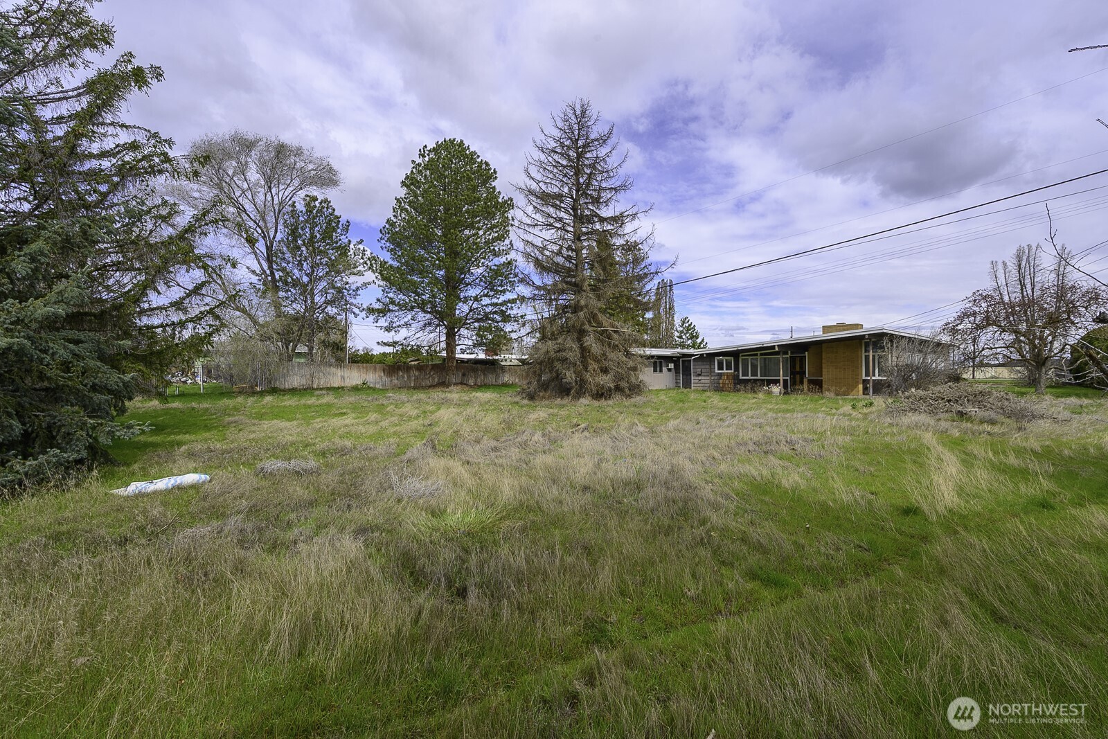 537 Fairchild Loop , Moses Lake, WA 98837
