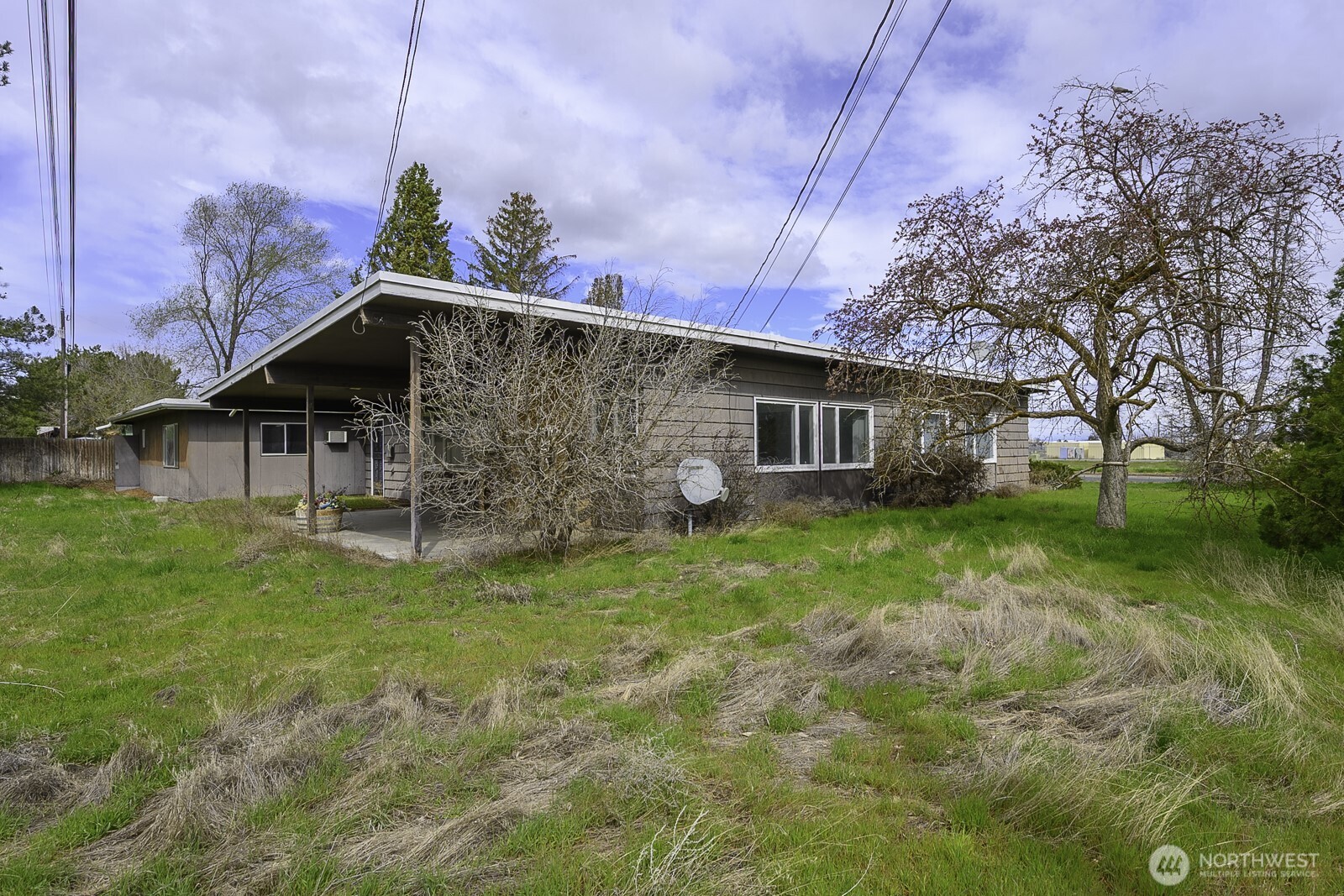 537 Fairchild Loop , Moses Lake, WA 98837