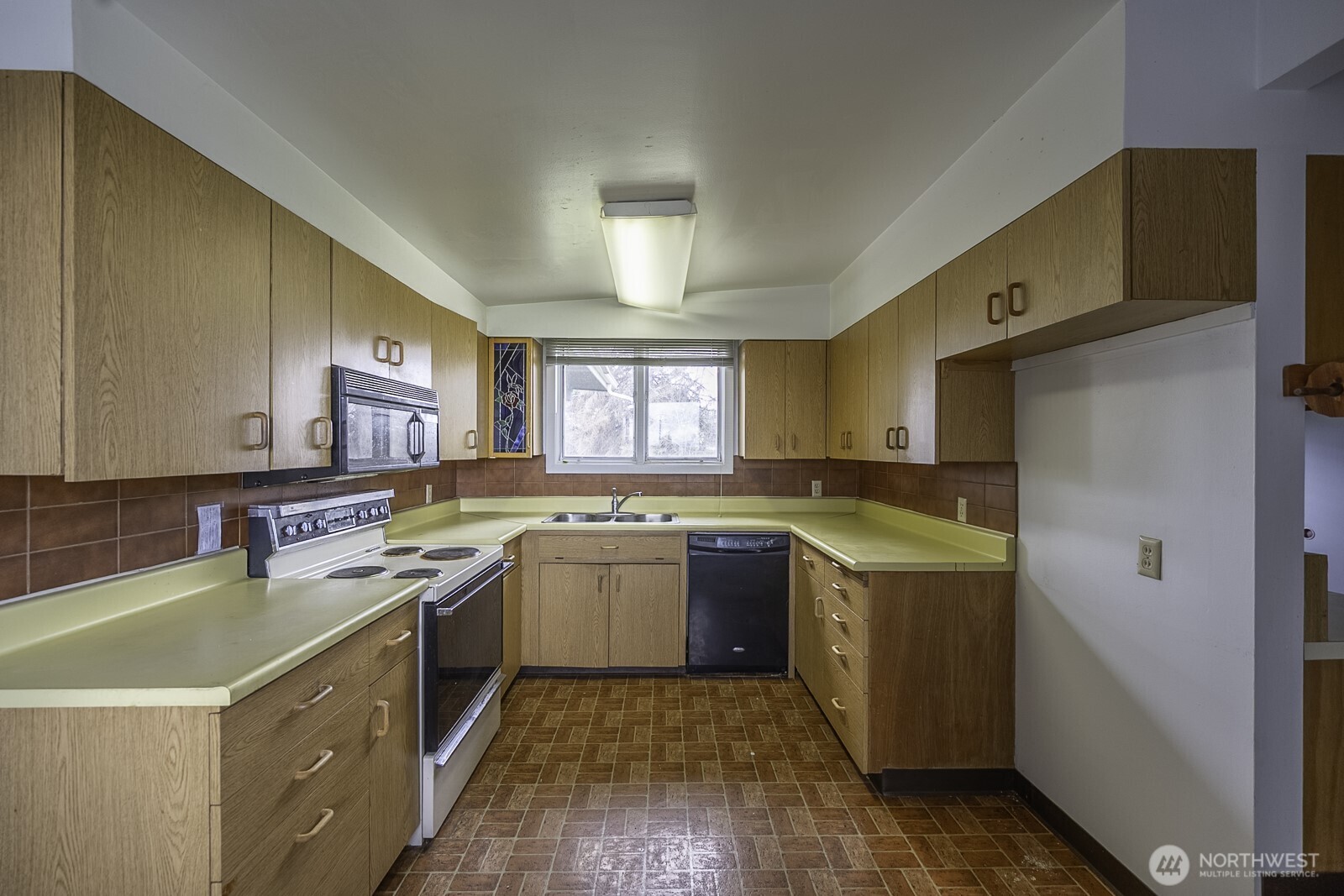 537 Fairchild Loop , Moses Lake, WA 98837