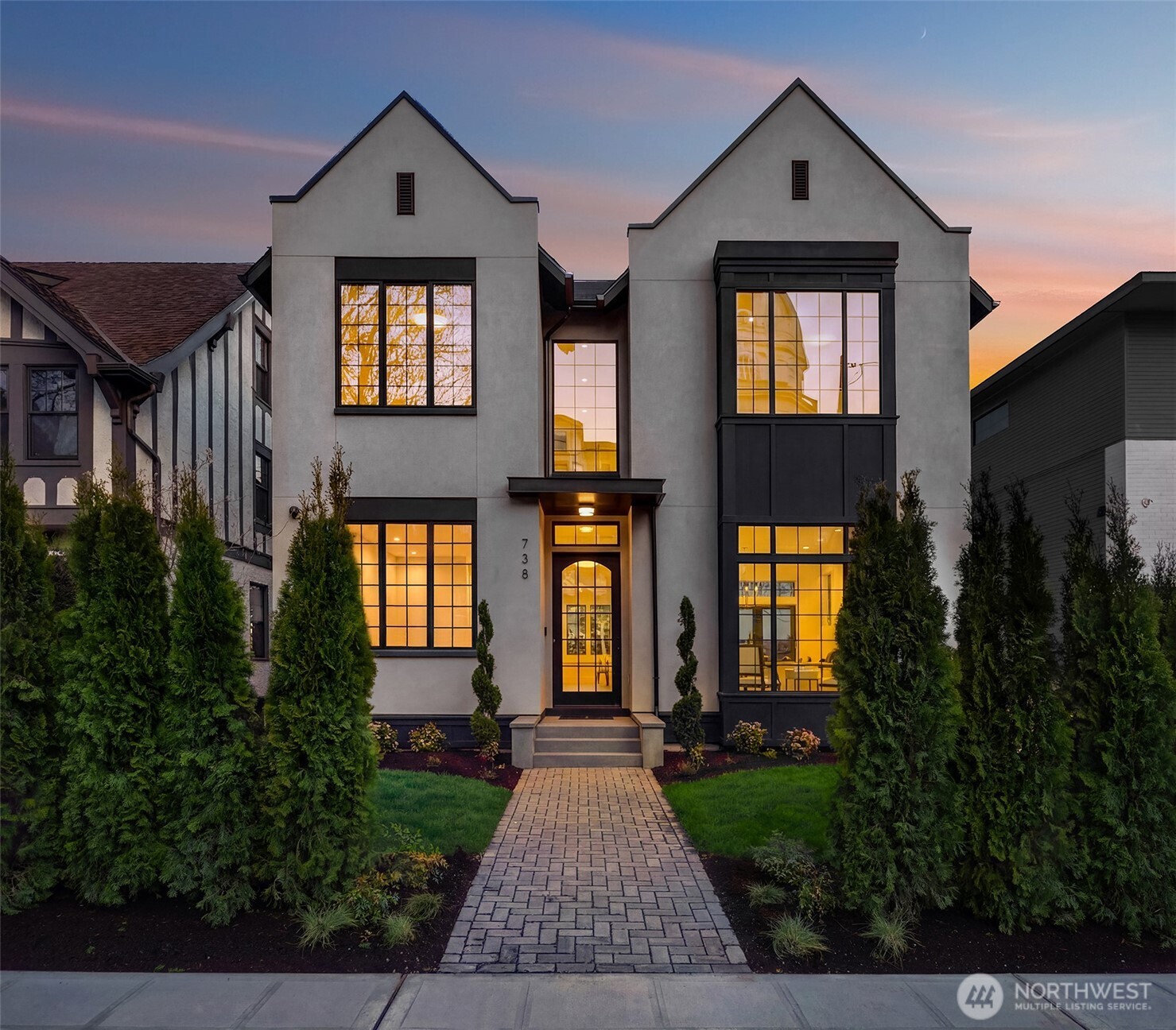738 22nd Avenue E, Seattle, WA 98112