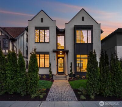 738 22nd Avenue E, Seattle, WA 98112