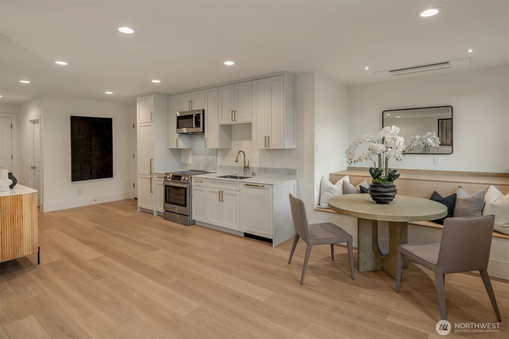 738 22nd Avenue E, Seattle, WA 98112
