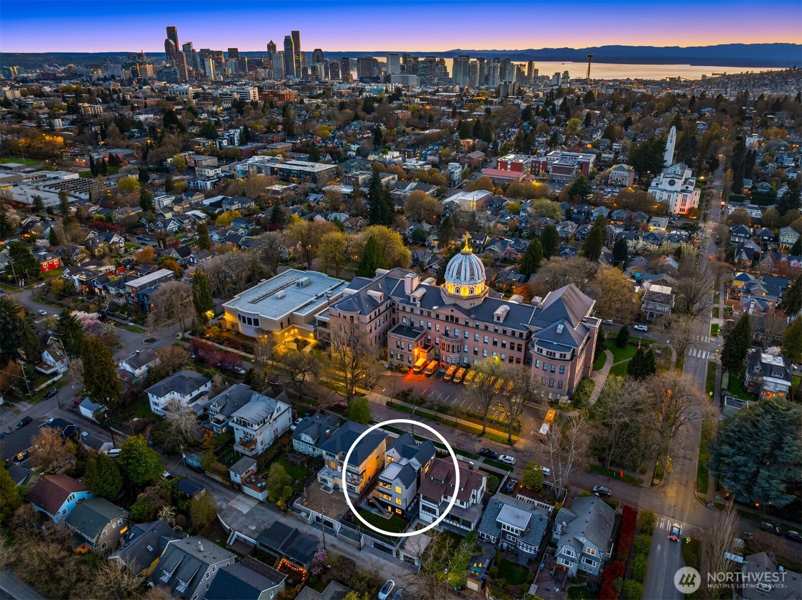 738 22nd Avenue E, Seattle, WA 98112