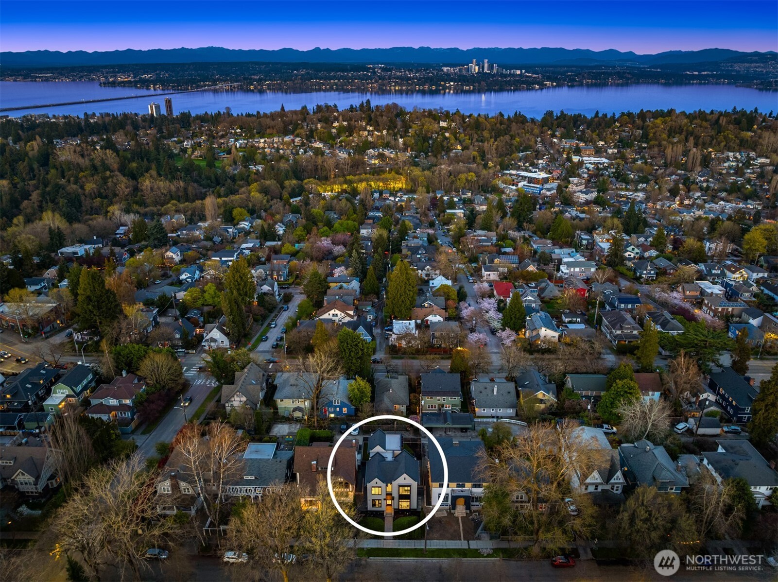 738 22nd Avenue E, Seattle, WA 98112