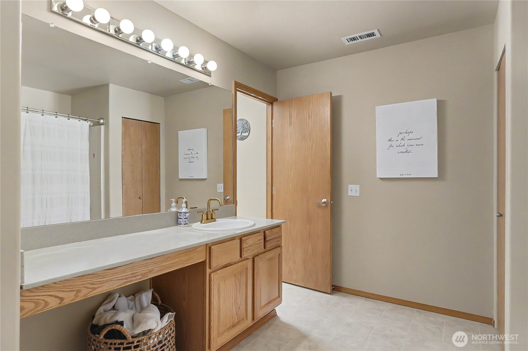2811 Hannen Street , Dupont, WA 98327