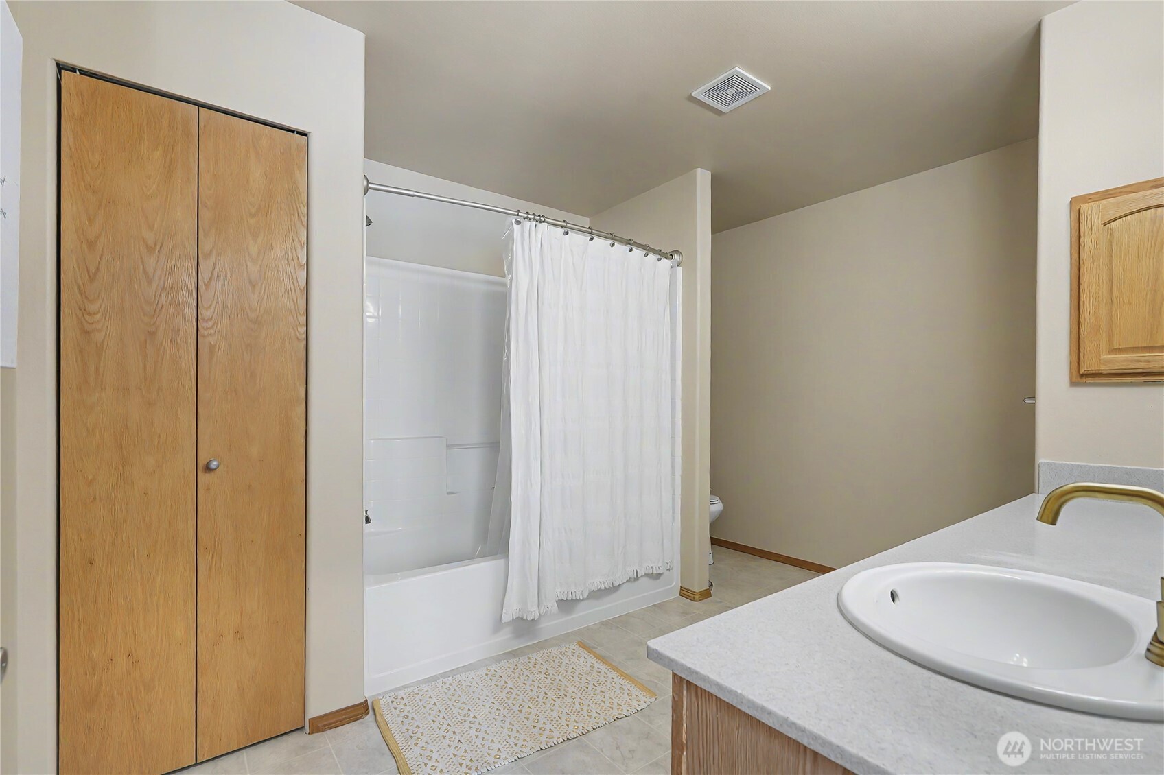 2811 Hannen Street , Dupont, WA 98327