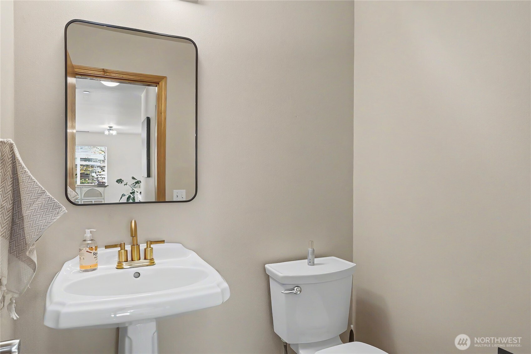 2811 Hannen Street , Dupont, WA 98327