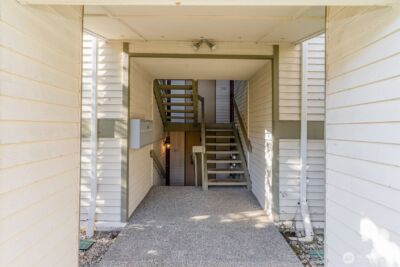 830 Kirkland Way #202, Kirkland, WA 98033 - Photo 3