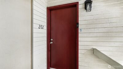 830 Kirkland Way #202, Kirkland, WA 98033 - Photo 4
