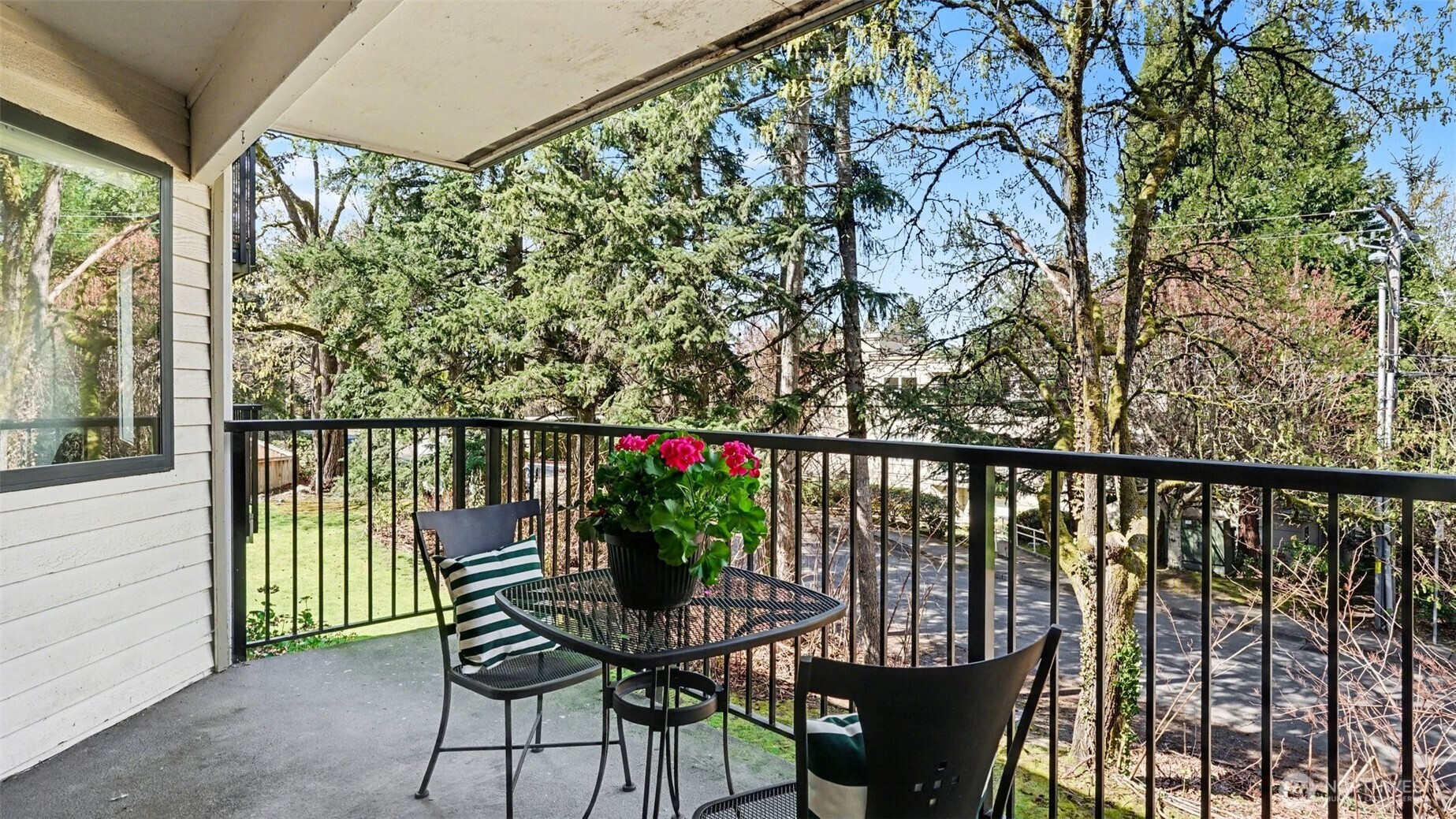 830 Kirkland Way #202, Kirkland, WA 98033