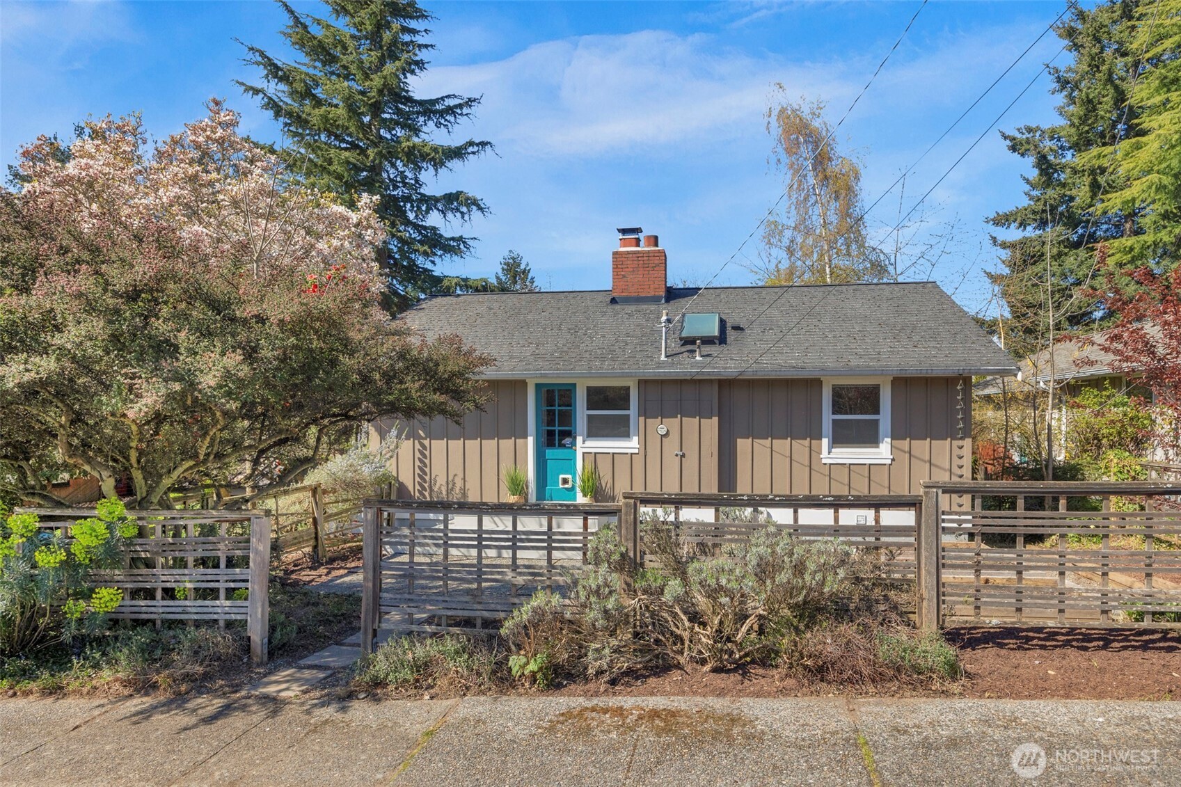 6825 43rd Avenue NE, Seattle, WA 98115