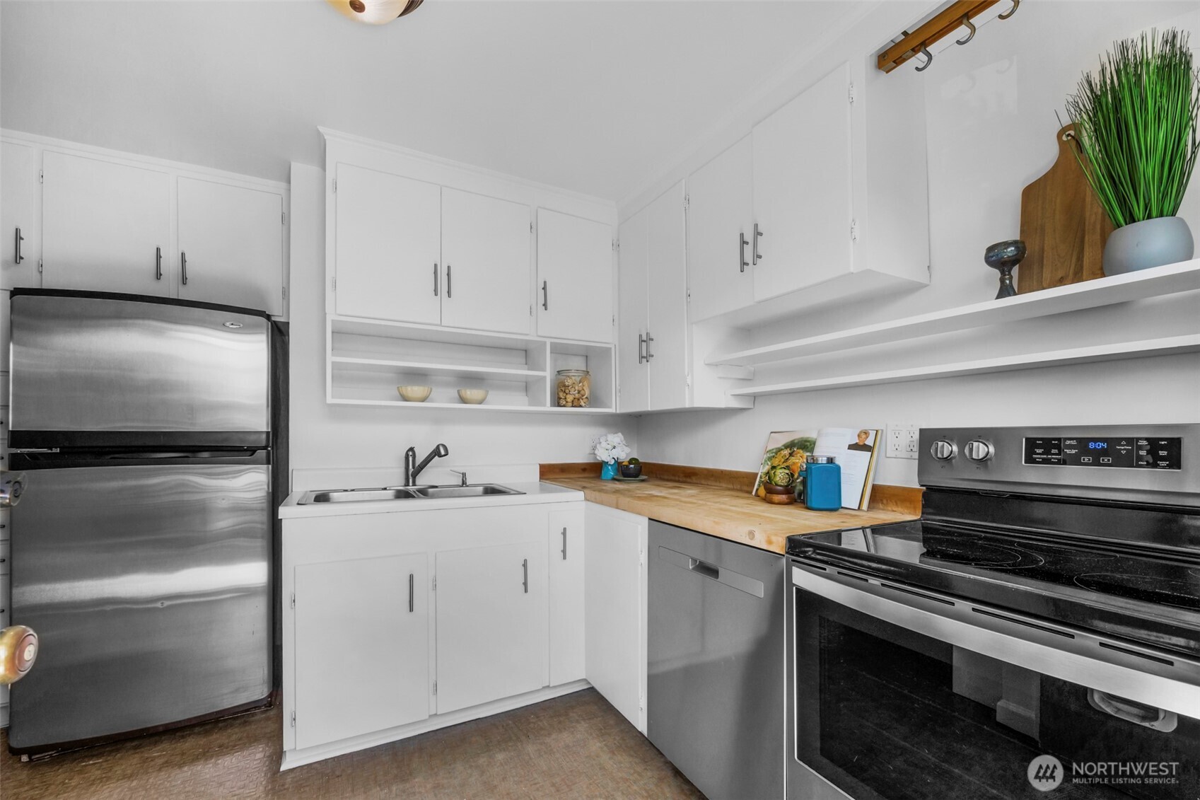 6825 43rd Avenue NE, Seattle, WA 98115