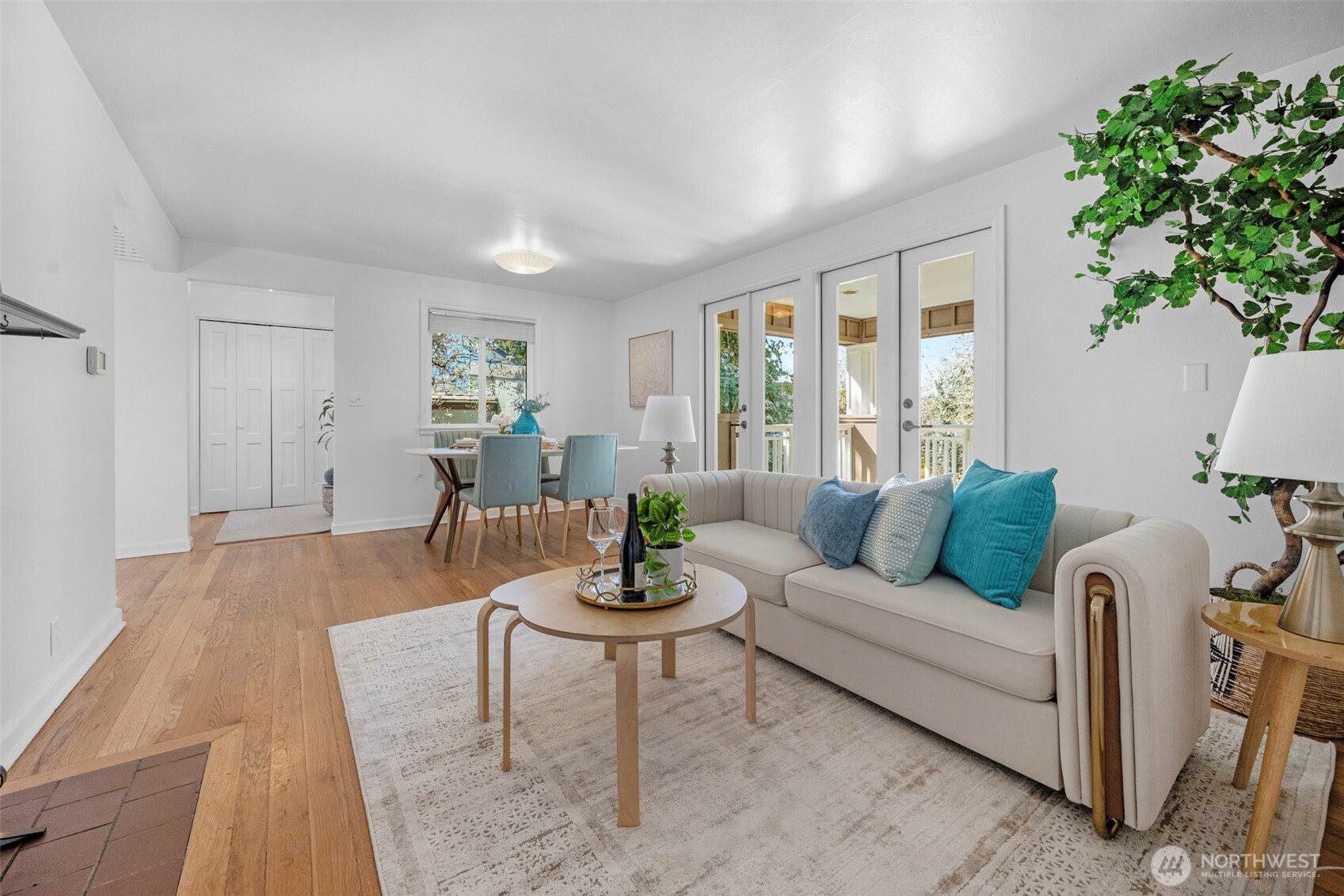 6825 43rd Avenue NE, Seattle, WA 98115