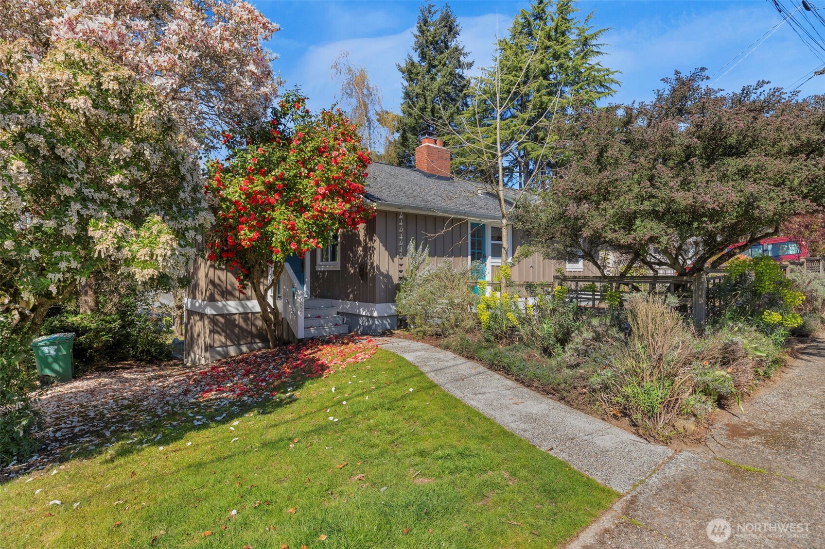 6825 43rd Avenue NE, Seattle, WA 98115