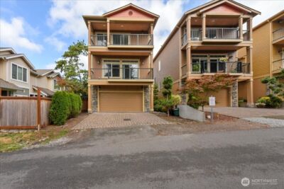 12722 35th AVE House D NE, Seattle, WA 98125