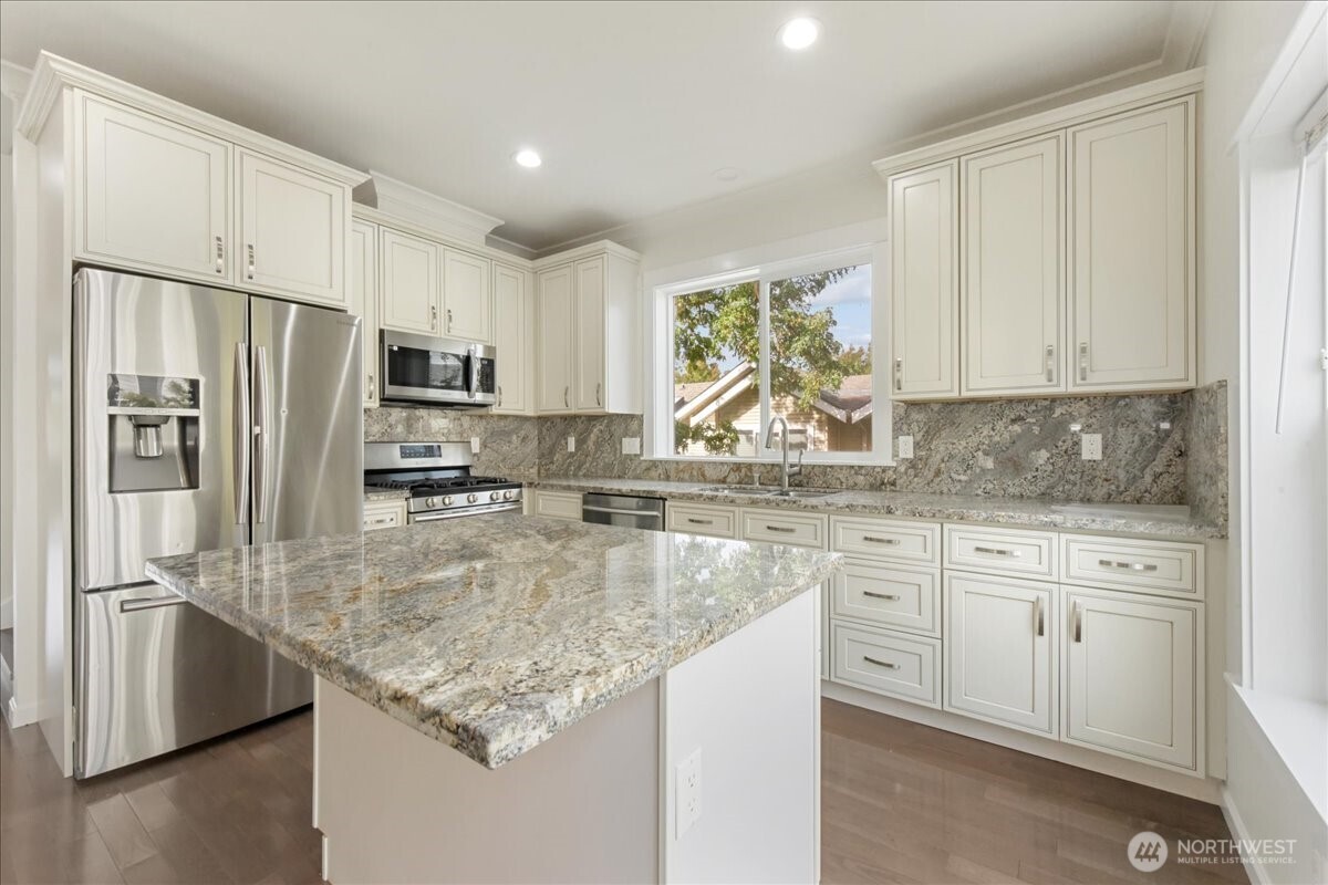 12722 35th AVE House D NE, Seattle, WA 98125