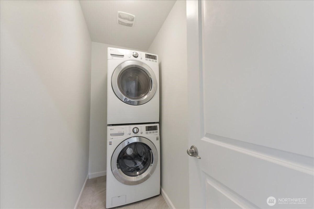 12722 35th AVE House D NE, Seattle, WA 98125