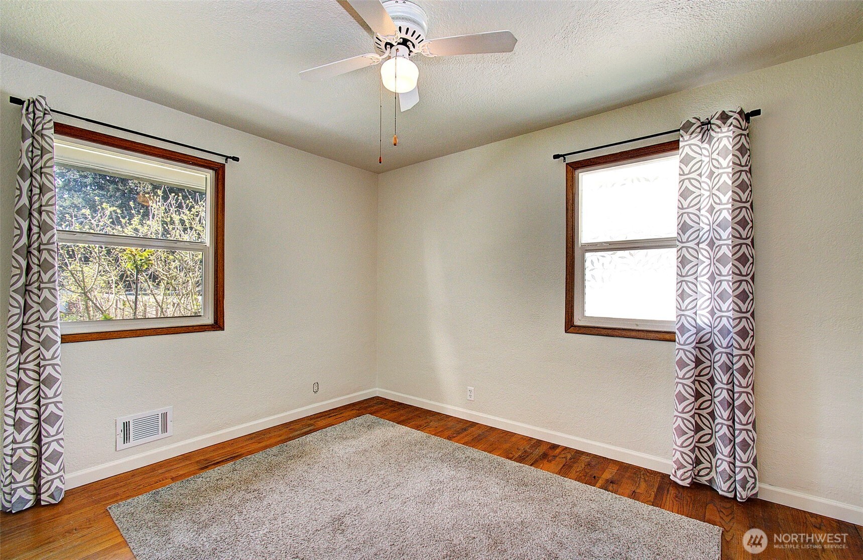 964 G Street , Washougal, WA 98671