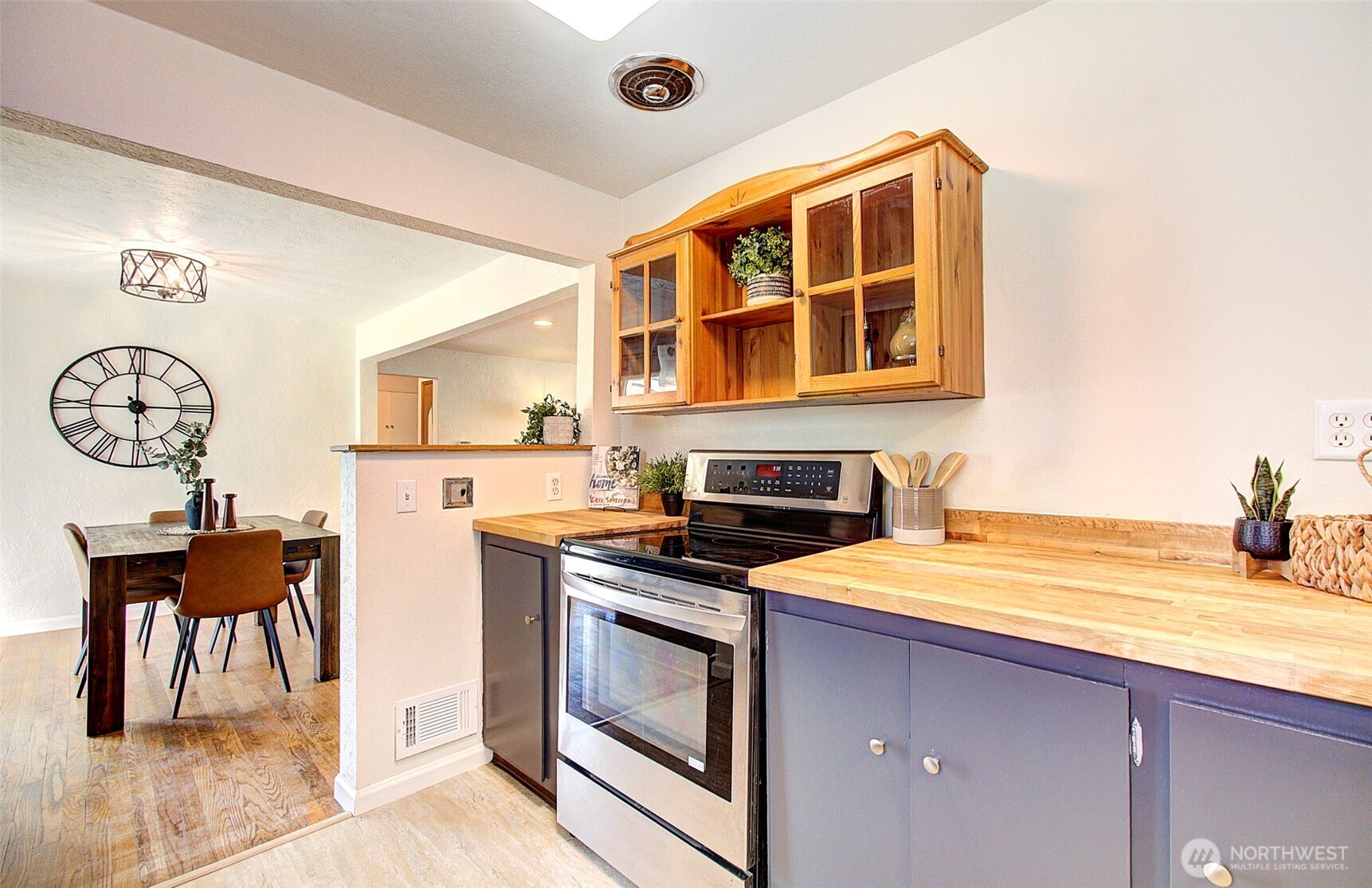 964 G Street , Washougal, WA 98671