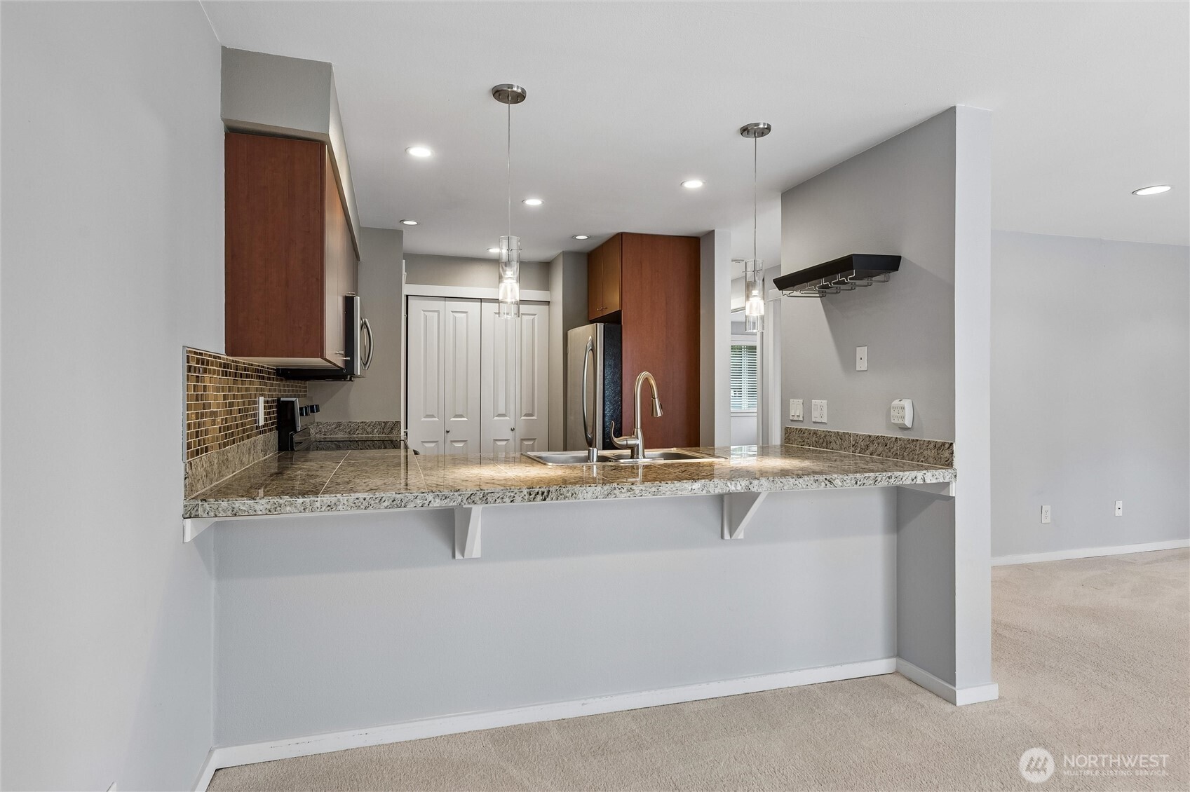 11215 NE 128th Street #L301, Kirkland, WA 98034