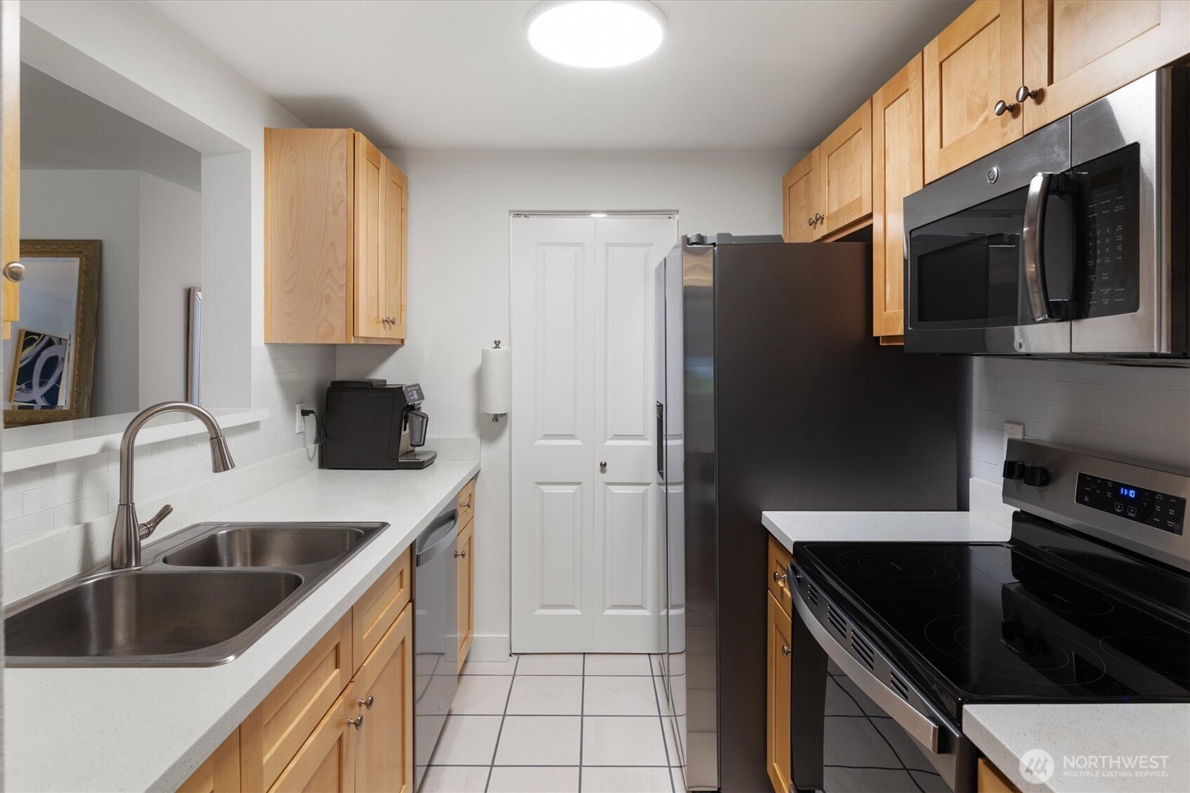 14206 NE 181st Place #L202, Woodinville, WA 98072-8585