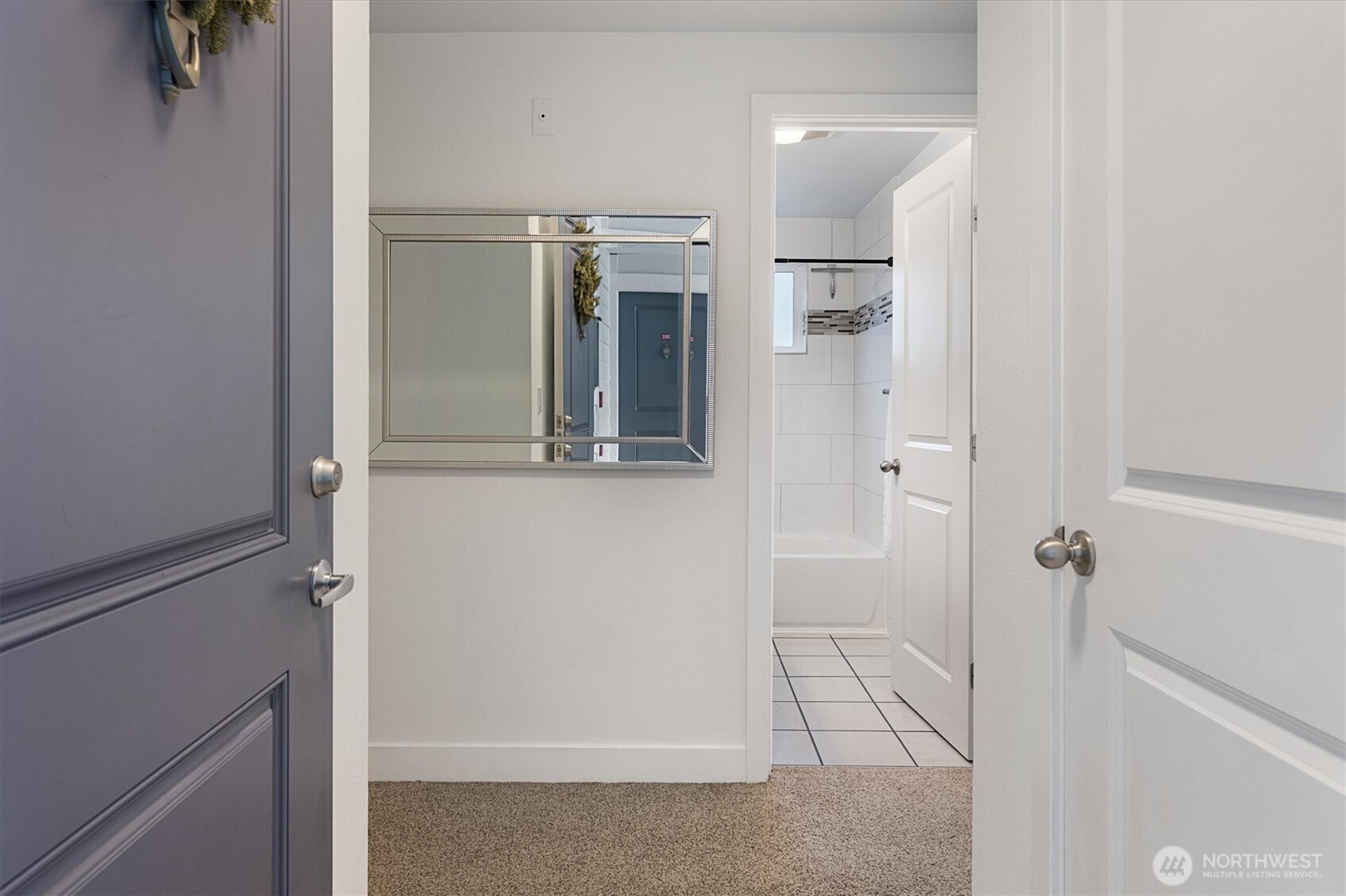 14206 NE 181st Place #L202, Woodinville, WA 98072-8585