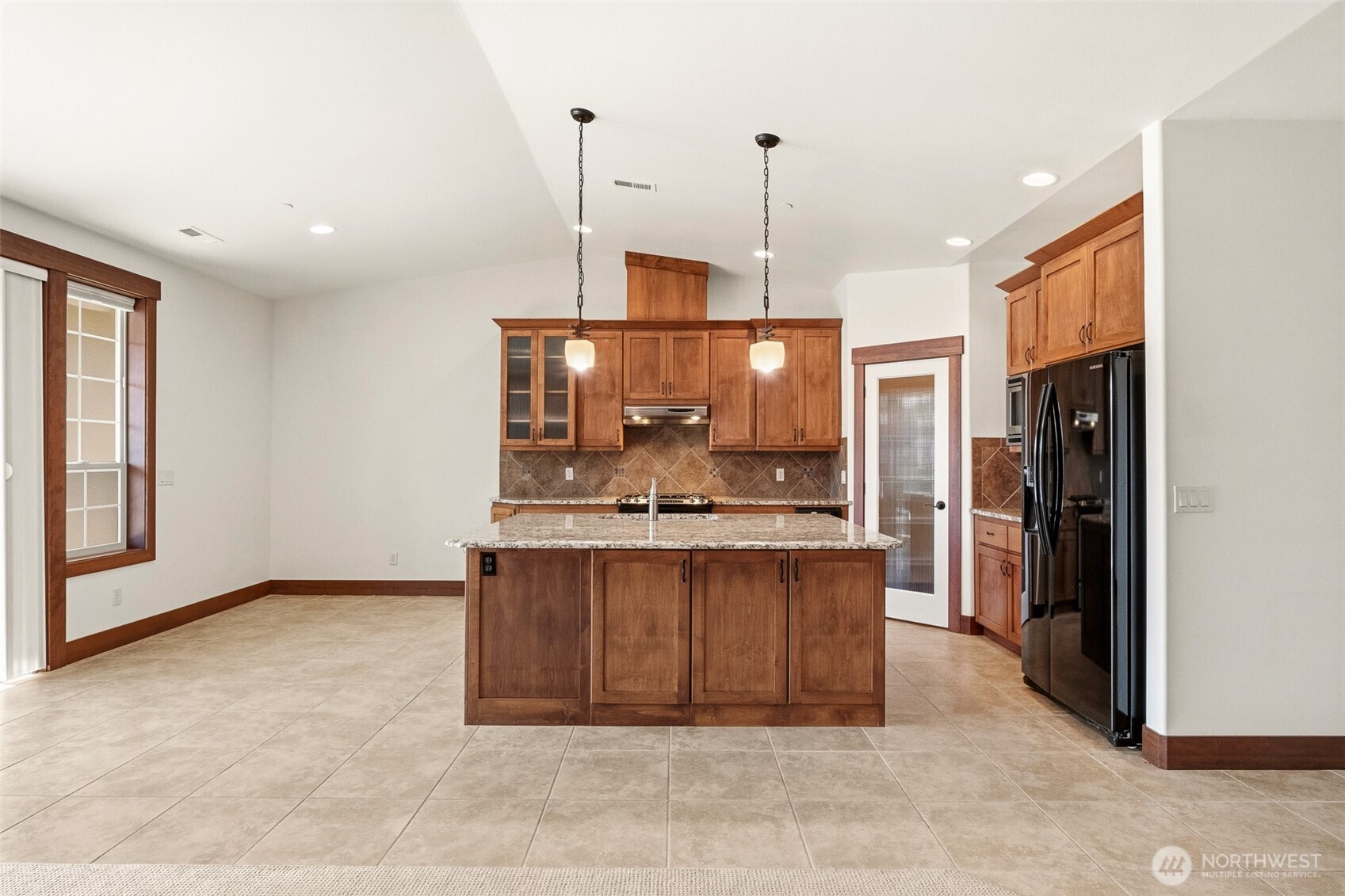 1051 N Baker Avenue #B203, East Wenatchee, WA 98802