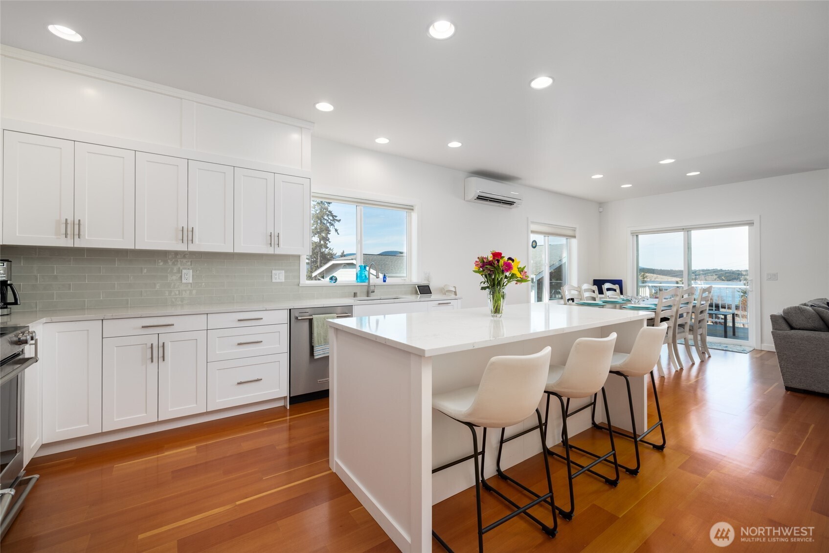 3903 Isle Way , Anacortes, WA 98221-8593
