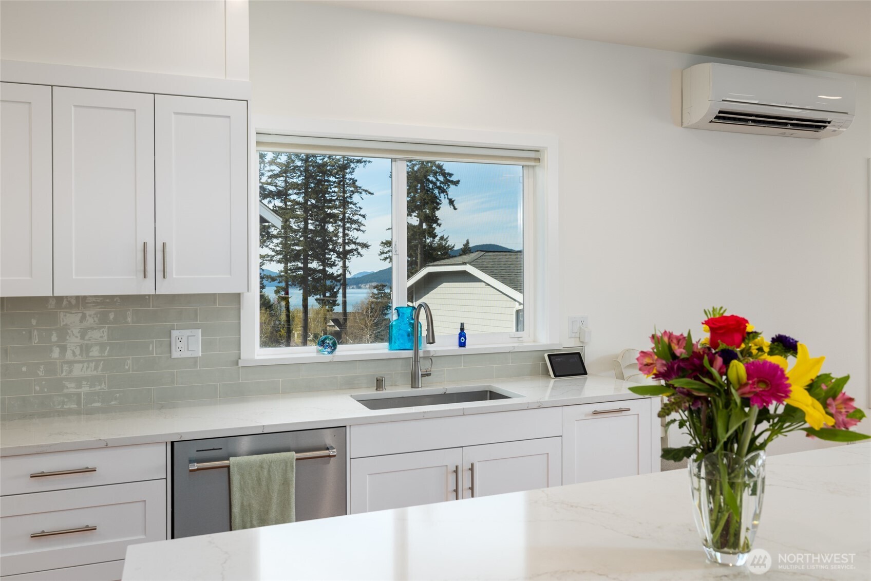 3903 Isle Way , Anacortes, WA 98221-8593