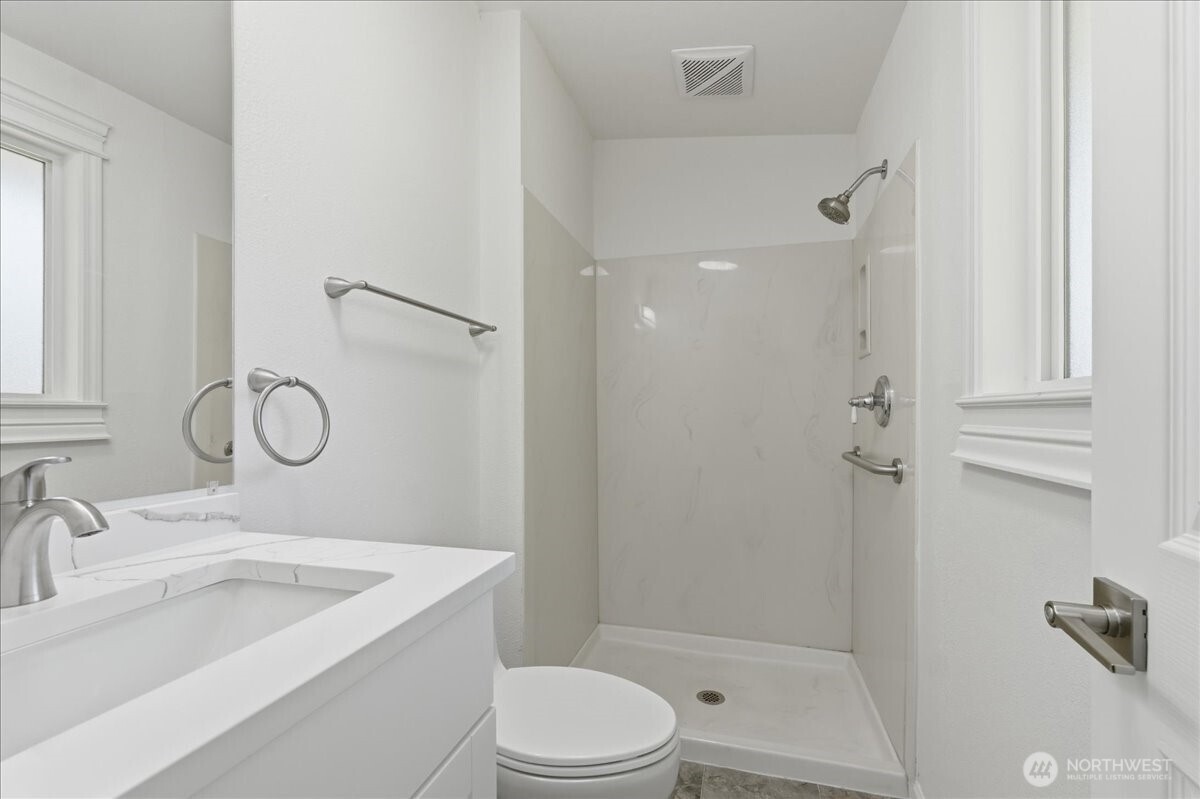 18330 SE 145th Street , Renton, WA 98059