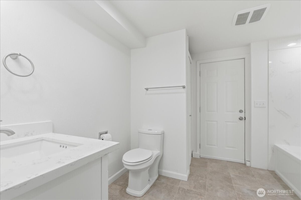 18330 SE 145th Street , Renton, WA 98059